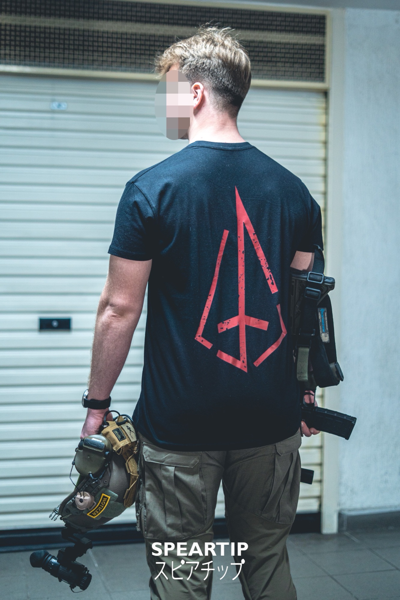 Speartip Team Majica — operator with red logo on back
